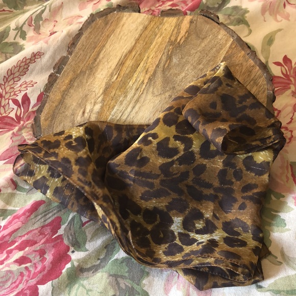 VINTAGE Cheeta Print Scarf Made in Italy Animal Print + Gold Stripe 62’x14.5” - Picture 4 of 16
